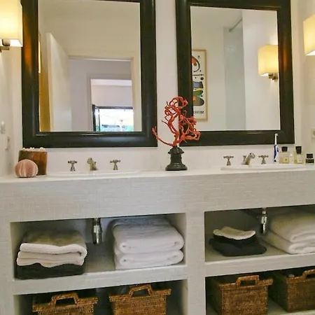 Tropezian Arty House 圣特罗佩