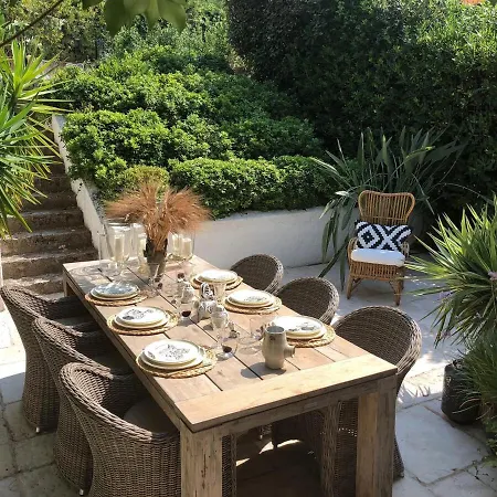Tropezian Arty House Apartamento